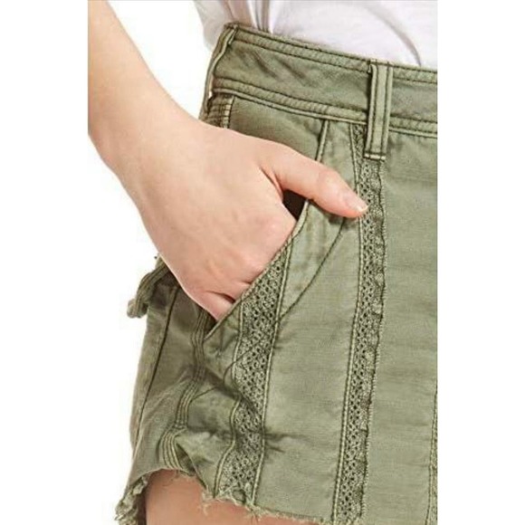 FREE PEOPLE Lace Trim Casual Denim Shorts Green Womens size 0 - Picture 3 of 4